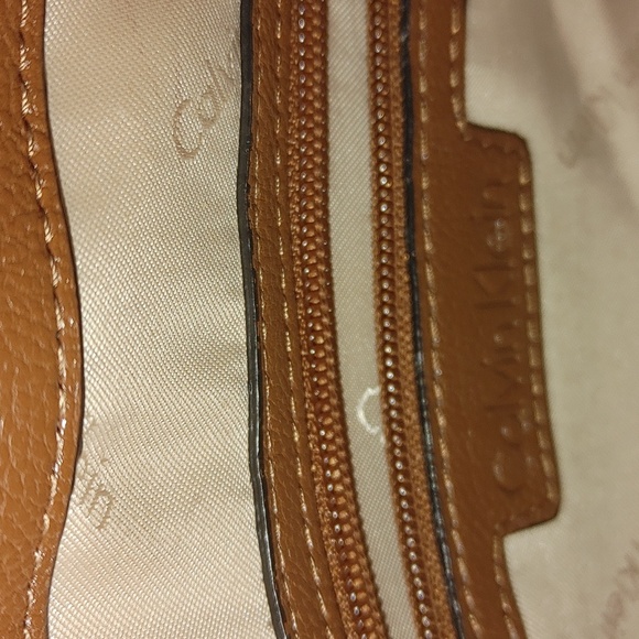 Calvin Klein - Picture 5 of 8